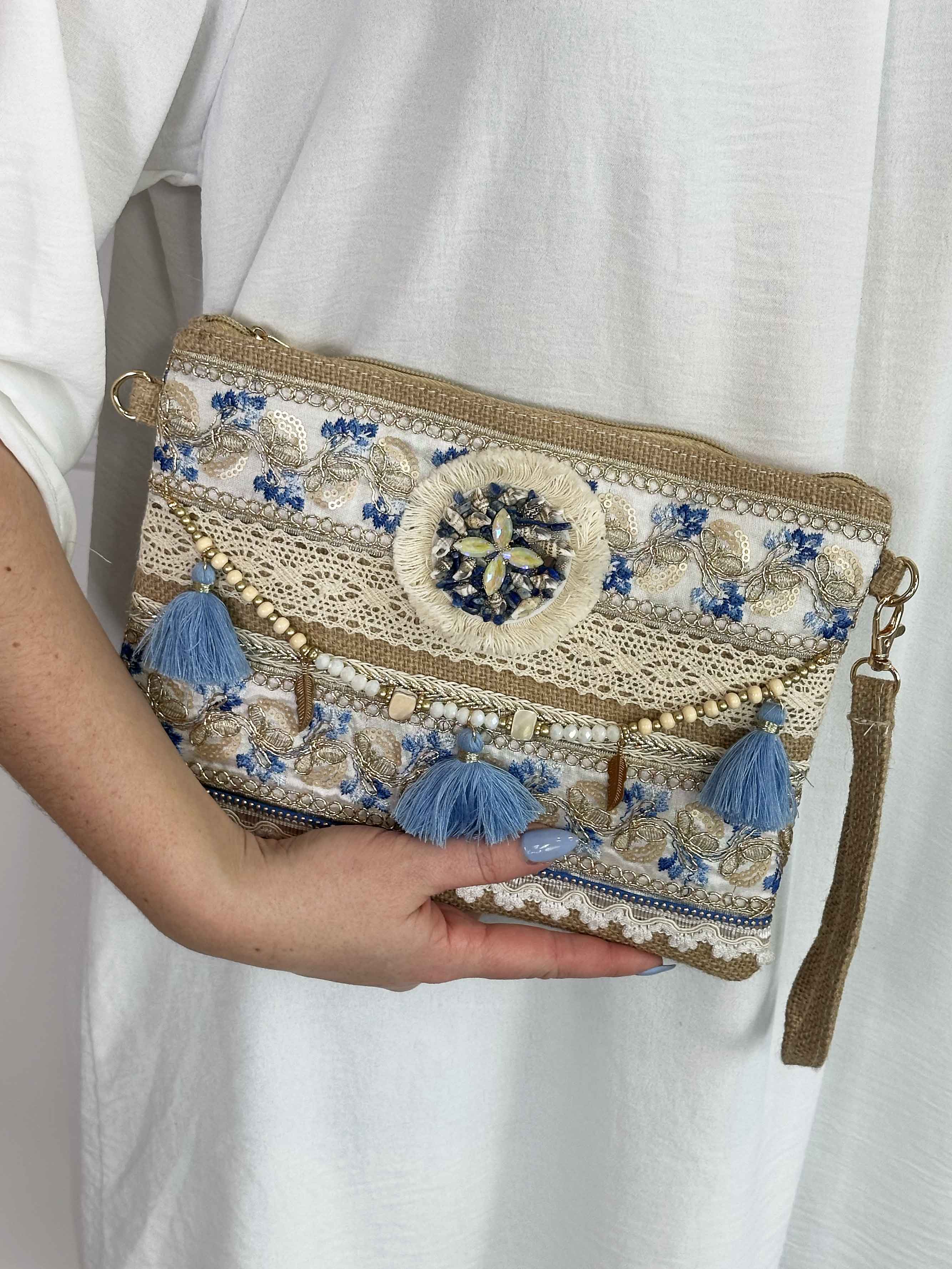 Callie - Clutch pyntet med muslinger og frynser